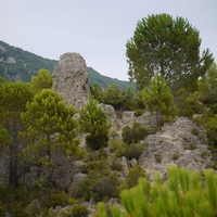 Photo de France - Le Cirque de Mourèze et le Lac du Salagou